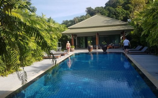 Karon Beach Pool Villa