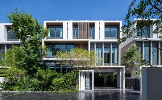 ININE GREENHOUSE ININE GREENHOUSE