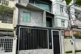 3 Bedroom Townhouse for sale in Khlong Tan Nuea, Bangkok near BTS Thong Lo