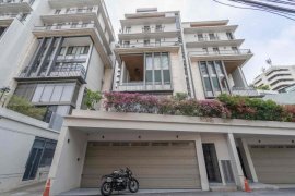 4 Bedroom Townhouse for sale in Citi Resort Sukhumvit 49, Khlong Tan Nuea, Bangkok near BTS Phrom Phong