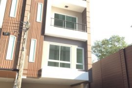 5 Bedroom Townhouse for rent in Nong Bon, Bangkok near MRT Suan Luang Ro 9