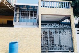 4 Bedroom Townhouse for Sale or Rent in Khlong Toei, Bangkok