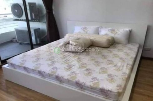 Condo Supalai Place Sukhumvit 39 Near, Queen Bed Frame Nearby