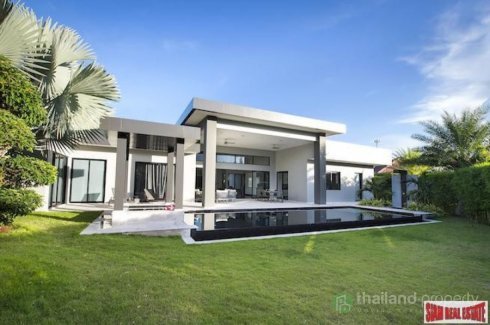 Exceptional Luxury Pool Villa Next To Black Mountain Golf Course