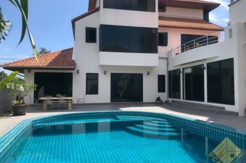 5 Bedroom Villa For Sale In Bang Lamung Chonburi