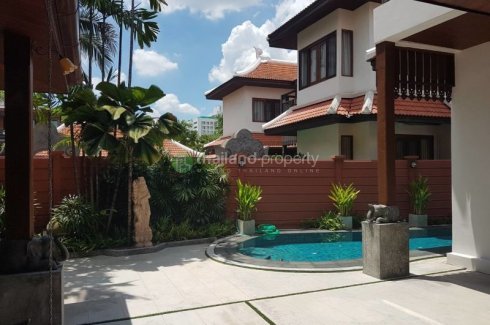 5 Bedroom House For Rent In Phra Khanong Nuea Bangkok